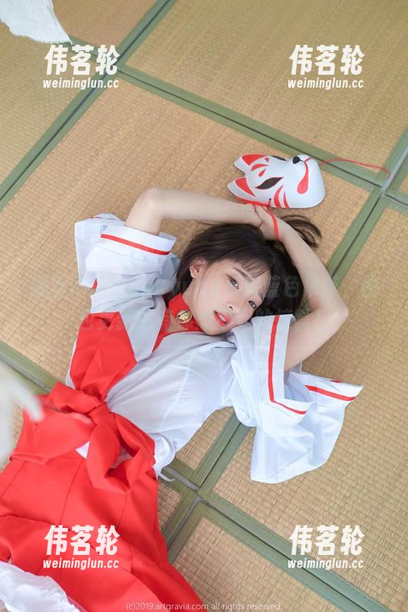 Kang Inkyung 跟着Kang Inkyung玩转蓝色吊带,图包更新中有你想不到的惊喜!
